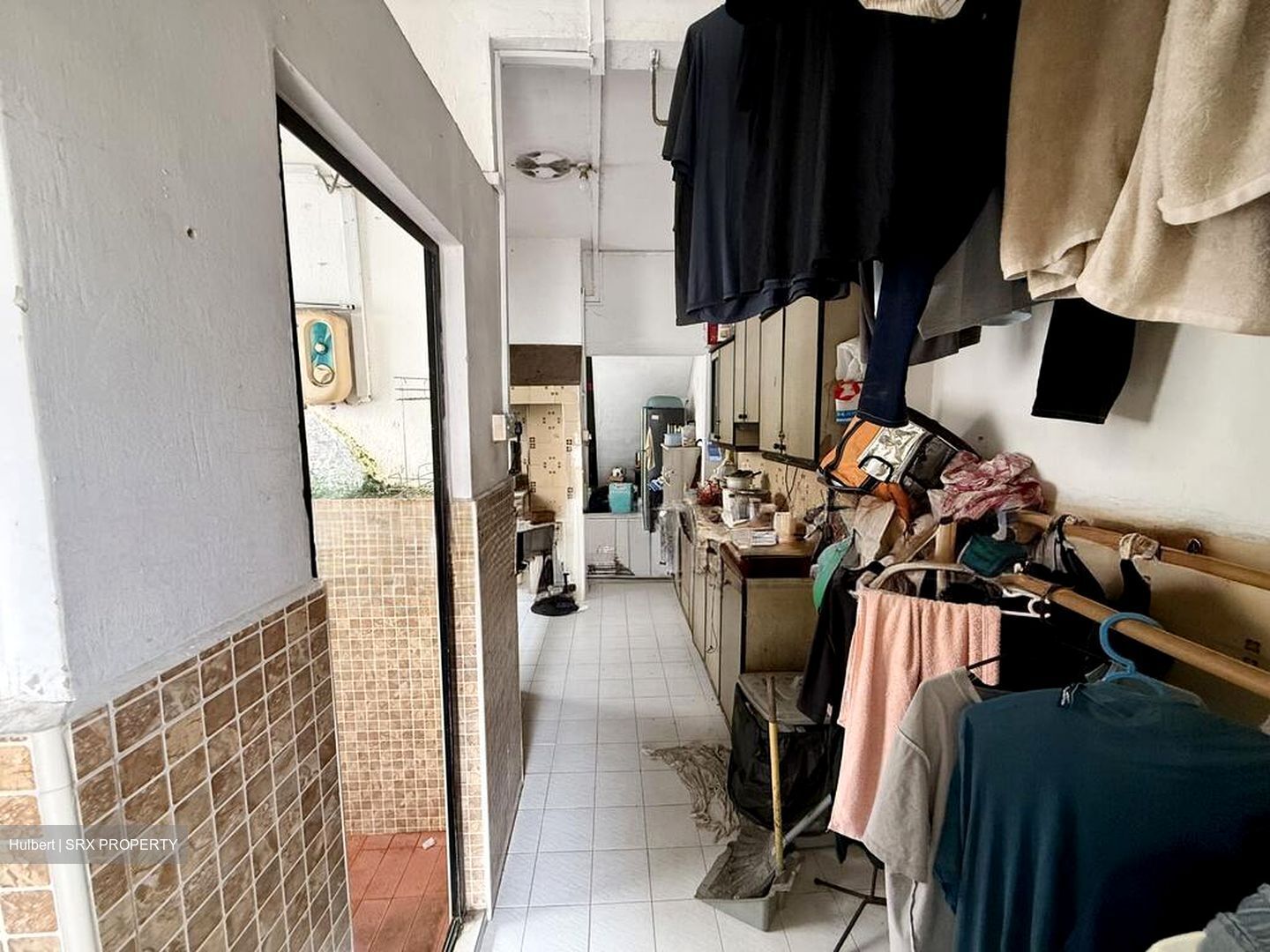 Changi Road (D14), Shop House #593657311